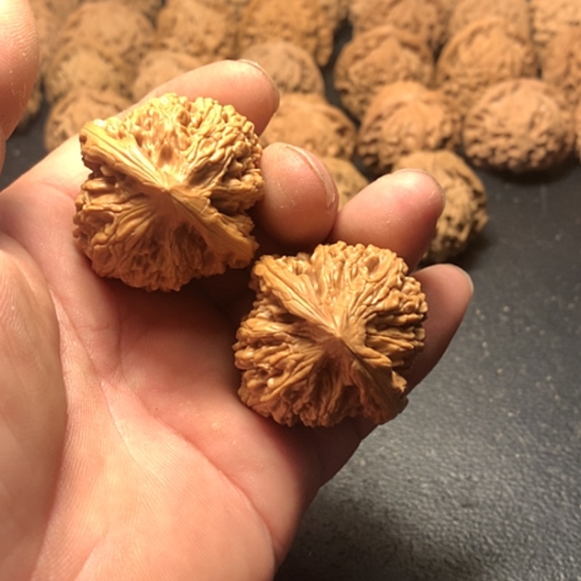 【闪购商品】文玩核桃吊坠刘*森水咯龙纹