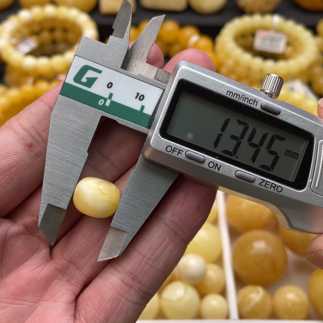 蜜蜡珠宝奇石未镶嵌