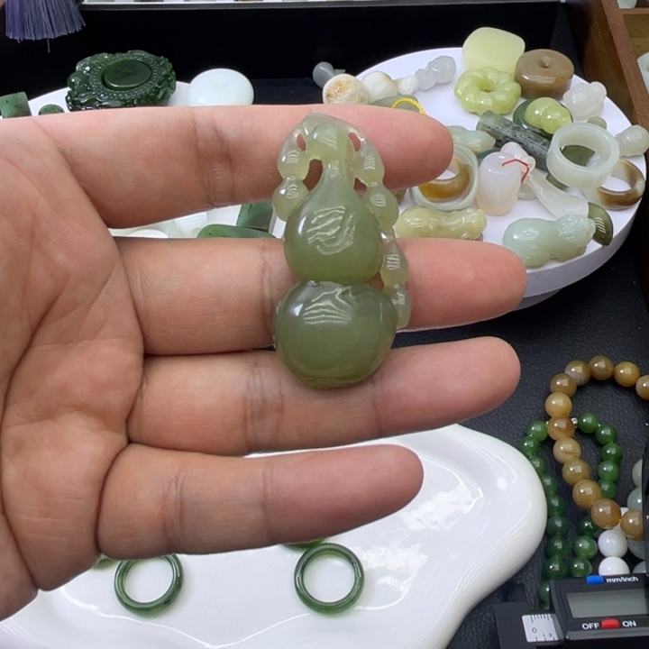 和田玉未镶嵌吊坠(不含链)