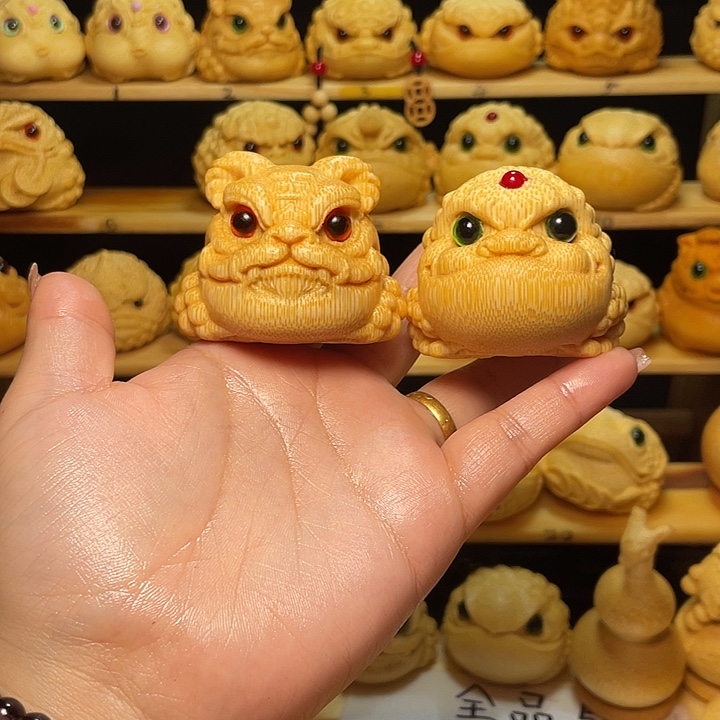 ᥫ***࿐虎蟾+鸿运恶霸+油刷