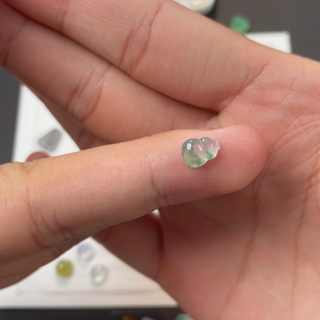 翡翠未镶嵌挂件翡翠