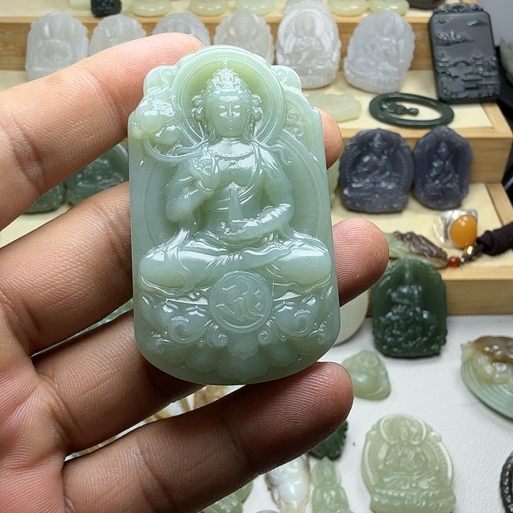 和田玉未镶嵌颈饰