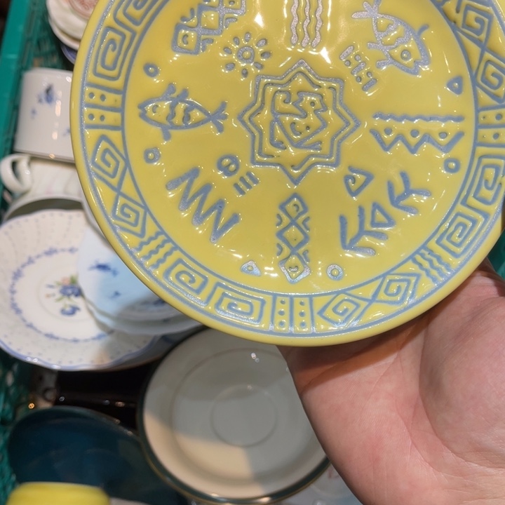 瓷片j****～箱なしでいいので お値下げ可能でしょうか？