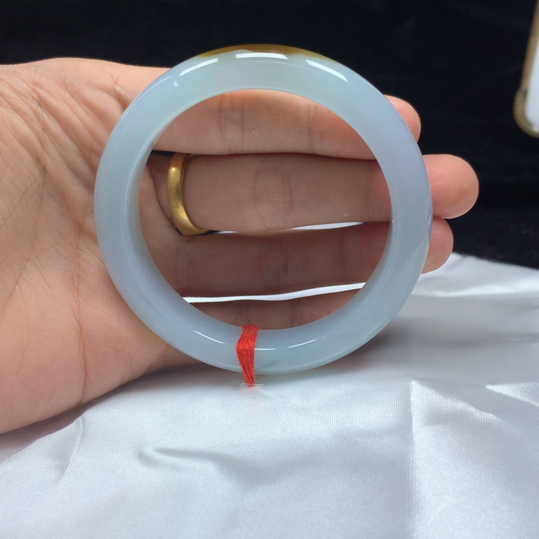 翡翠未镶嵌手镯（圆镯）54.6