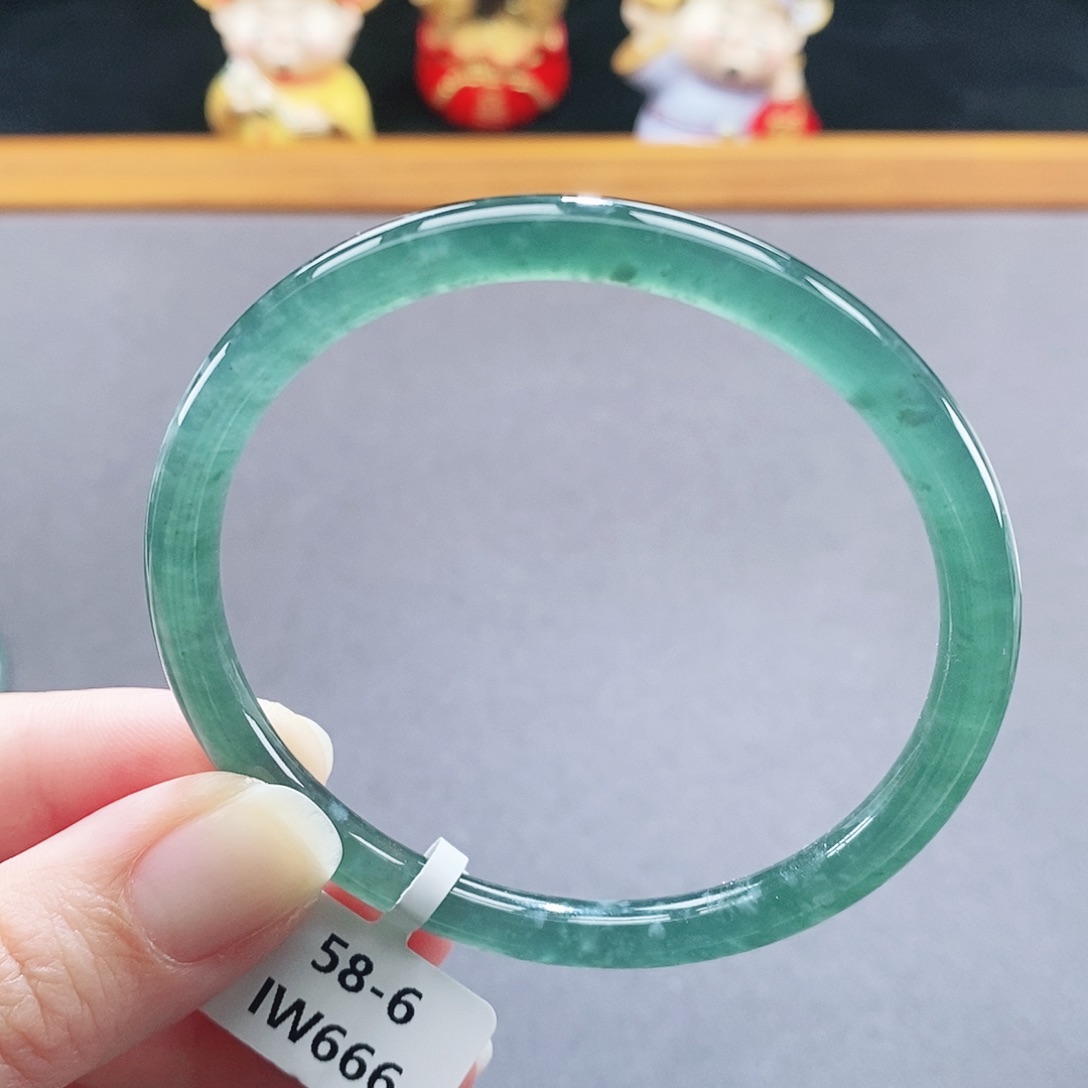 翡翠未镶嵌手镯35