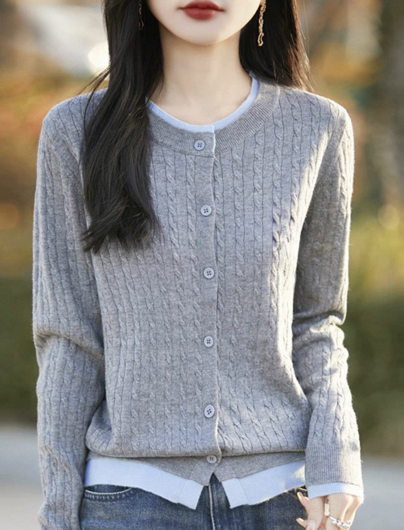 闪闪兒 精选 圆领亲肤针织开衫2025冬季宽松气质百搭毛衣外套4078