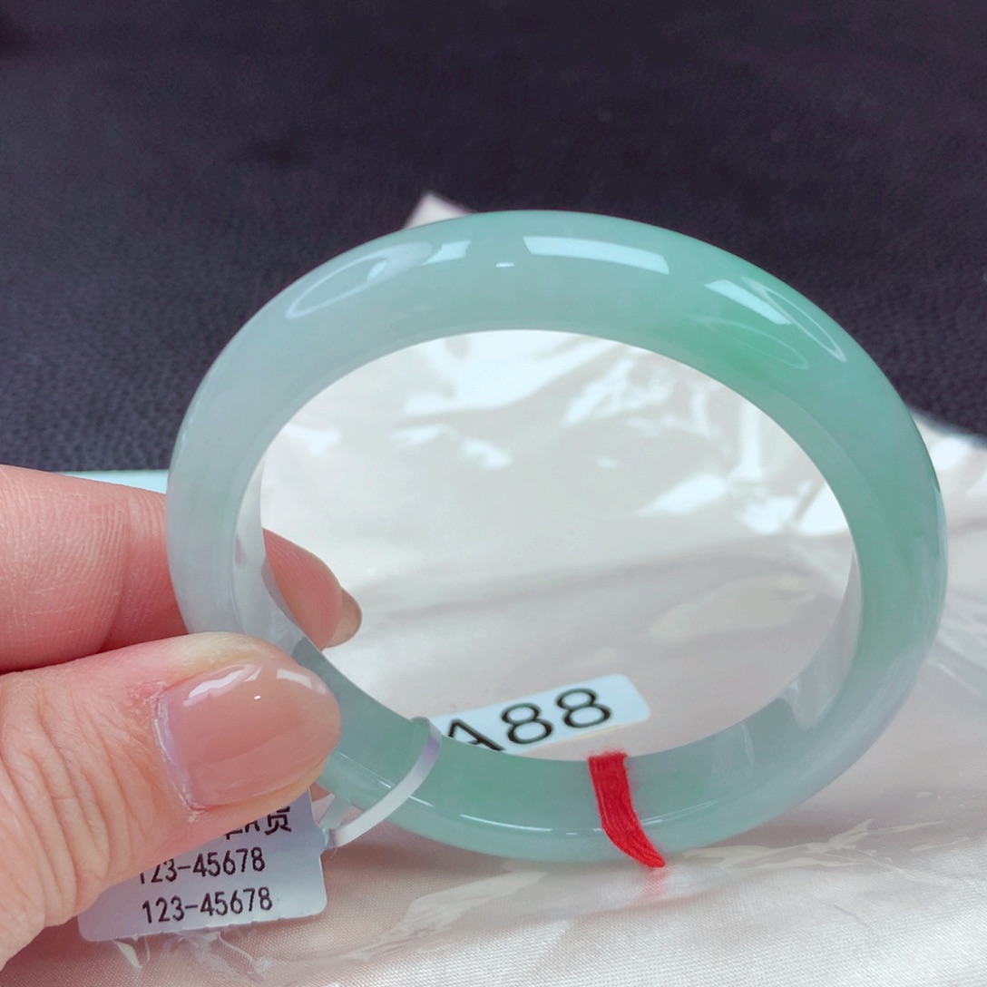 翡翠手镯未镶嵌手镯88