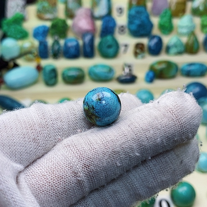 绿松石配饰未镶嵌