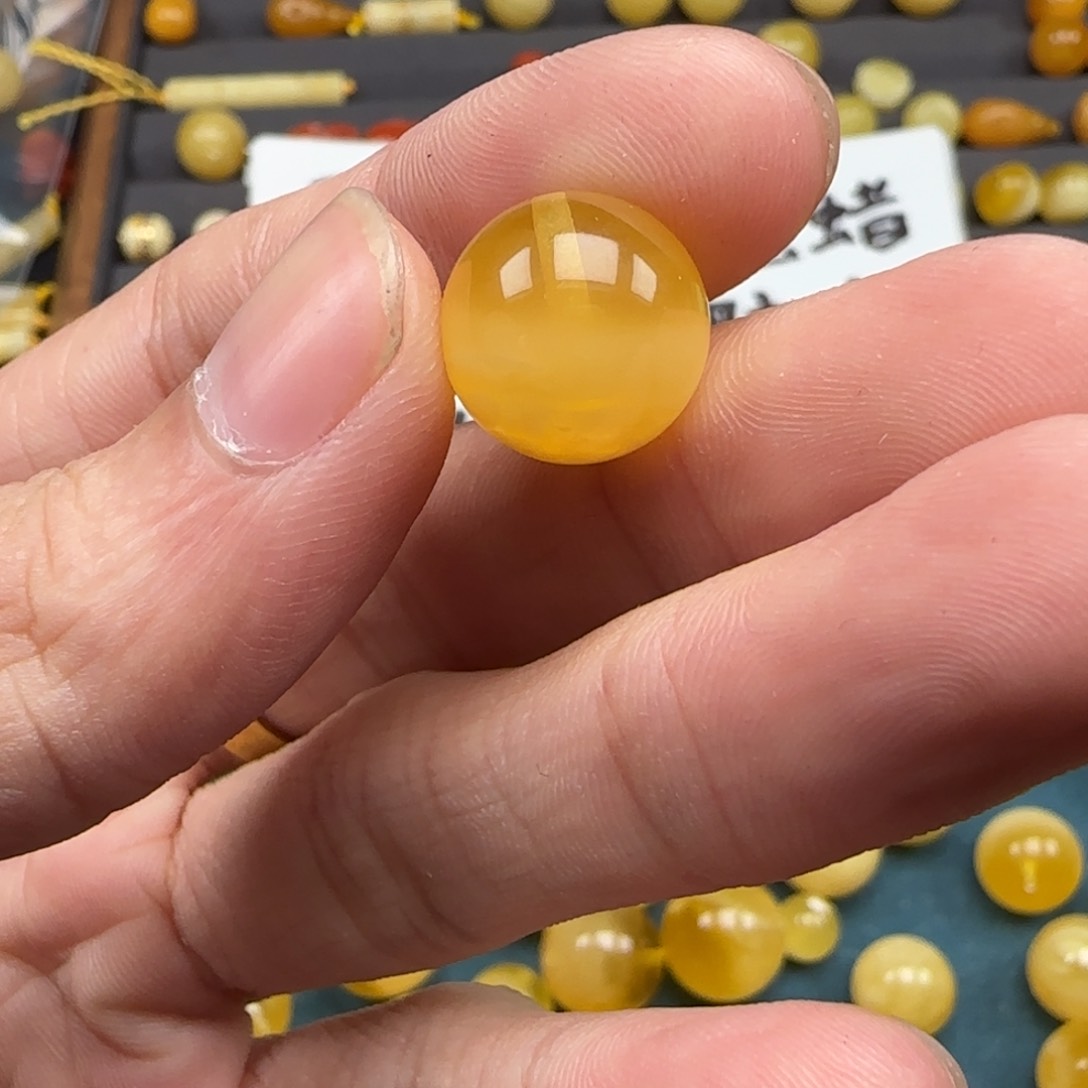 蜜蜡裸石未镶嵌天然b80