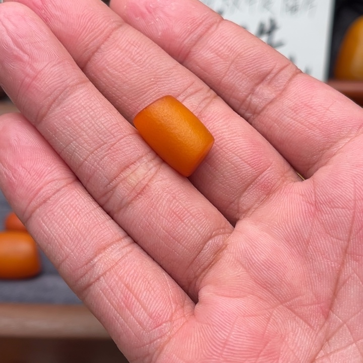 良***友琥珀未镶嵌裸石蜜蜡马蹄