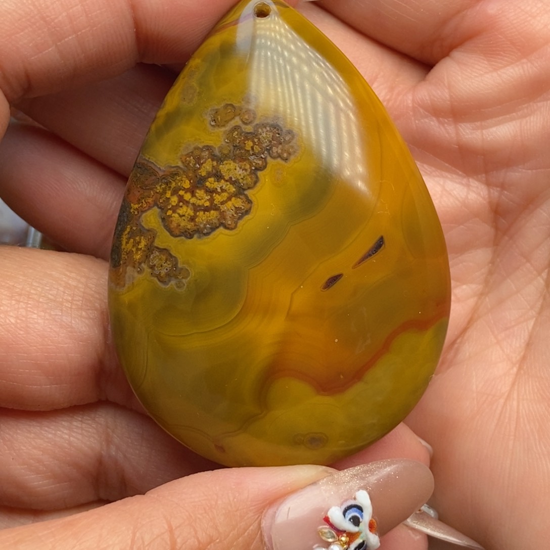 玛瑙/玉髓颈饰未镶嵌战国红