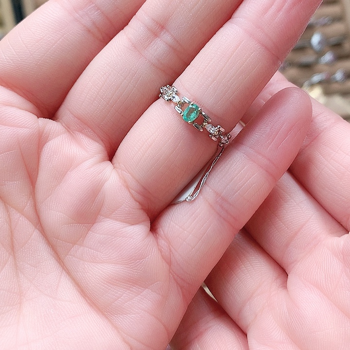 银S925镶嵌戒指祖母绿