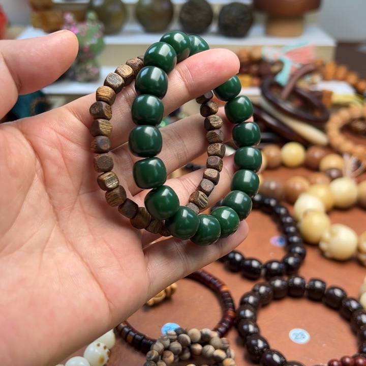 璐***九维腊木（绿檀）手串/手链