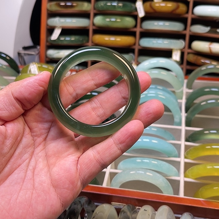 岫玉未镶嵌手镯岫玉