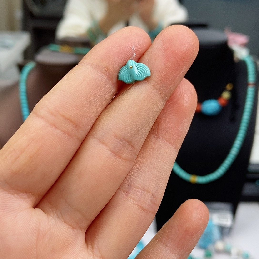 未镶嵌绿松石珠宝奇石