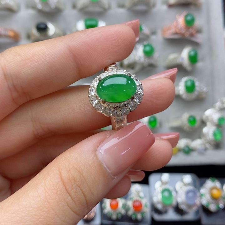 翡翠戒指未镶嵌蛋面