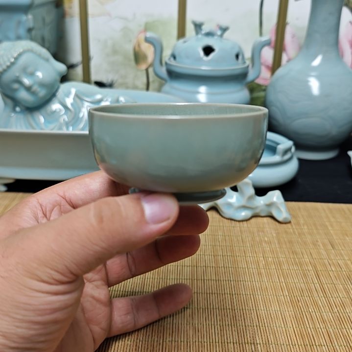 摆件青绿釉 卷足罗汉杯