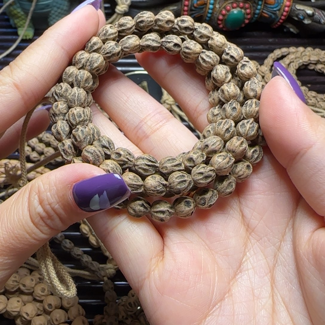 哥***o柏香籽/百香籽吊坠