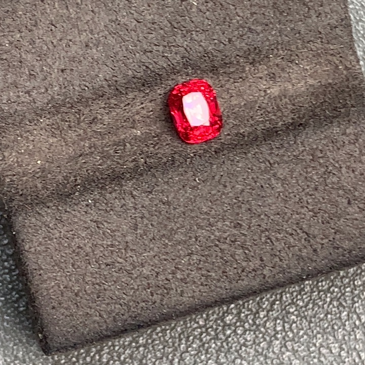 尖晶石裸石绝地武士尖晶0.61ct