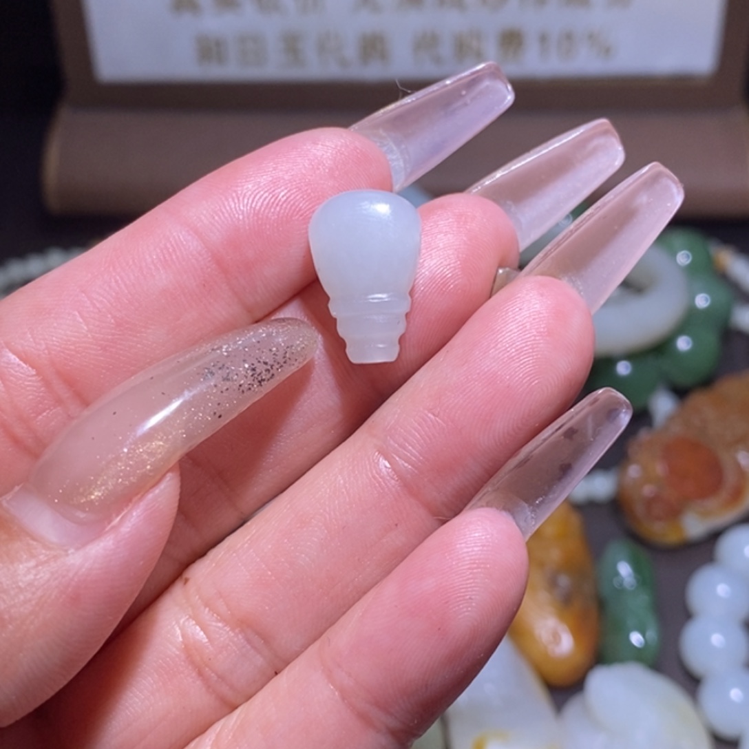 安***拉和田玉未镶嵌挂件