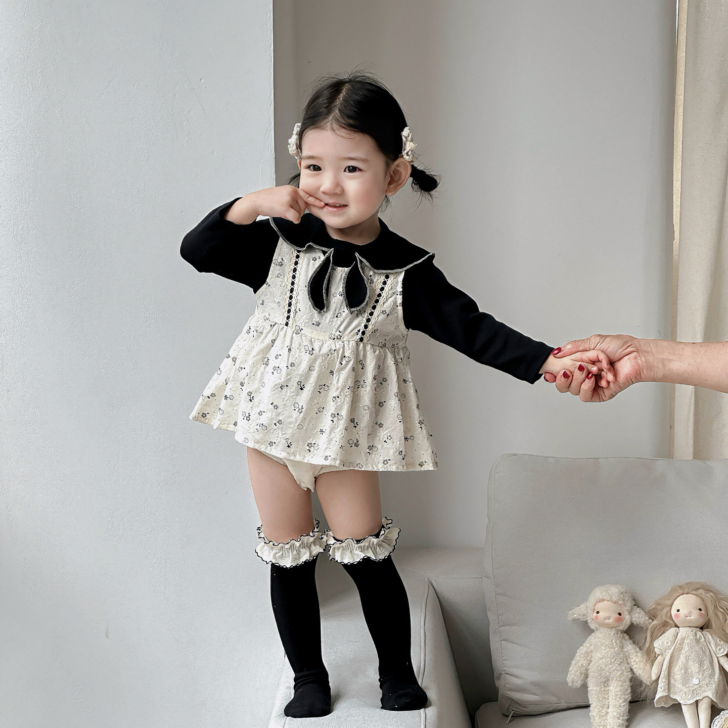 2025秋季新款婴幼儿满印哈衣套装宝宝洋气娃娃衫女童公主白色日系