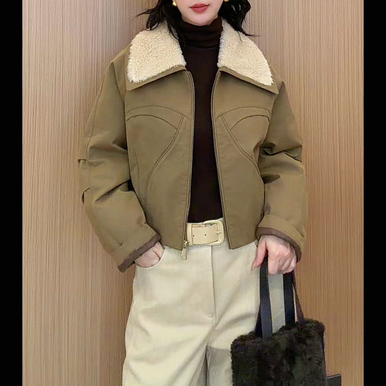 【玫瑰缘】欧货新款皮百搭简约时尚显瘦洋气短款宽松毛领外套