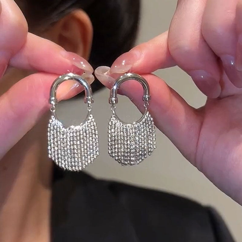 铜合金耳饰 欧美冷淡风串珠瀑布流苏耳钉金属重工轻奢耳坠流行