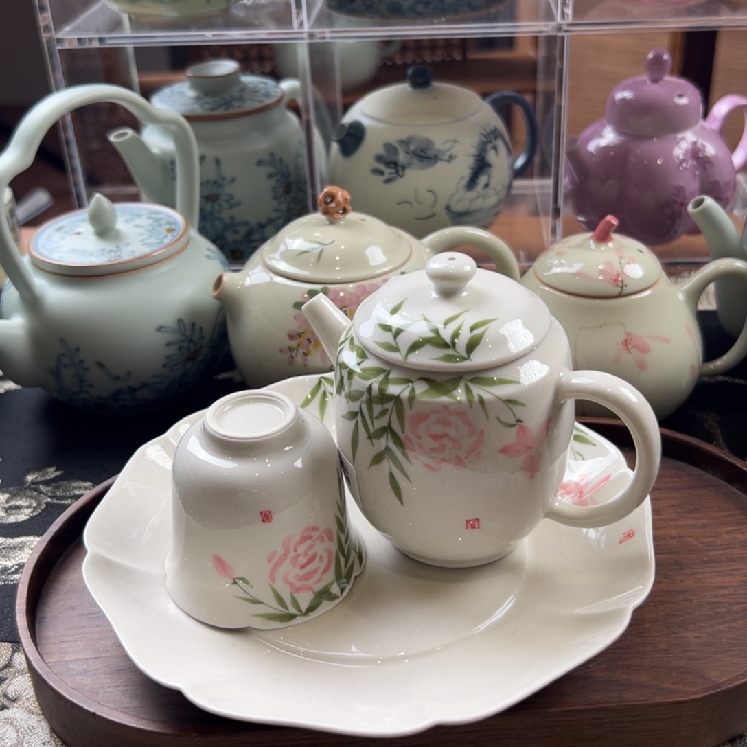 茶具等产品的生产和销售工作