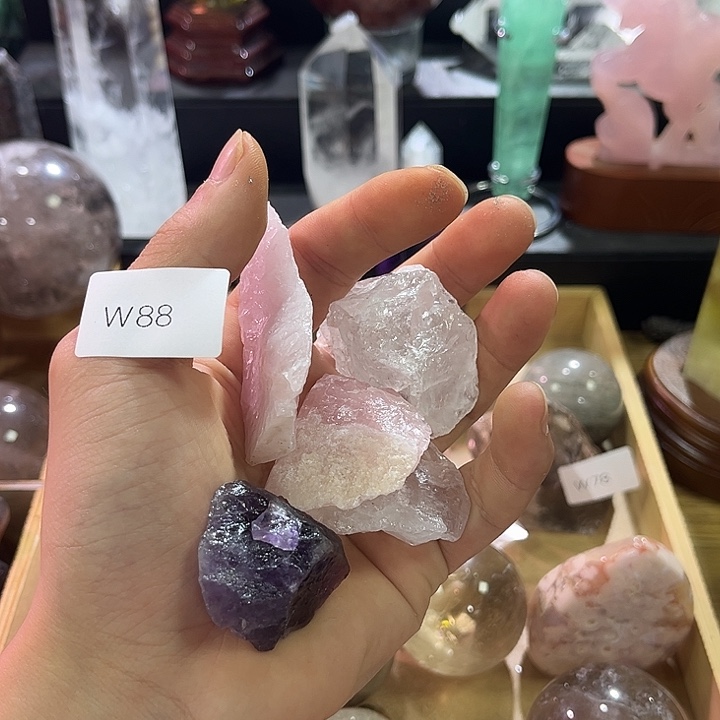 未镶嵌水晶大型摆件（非配饰）