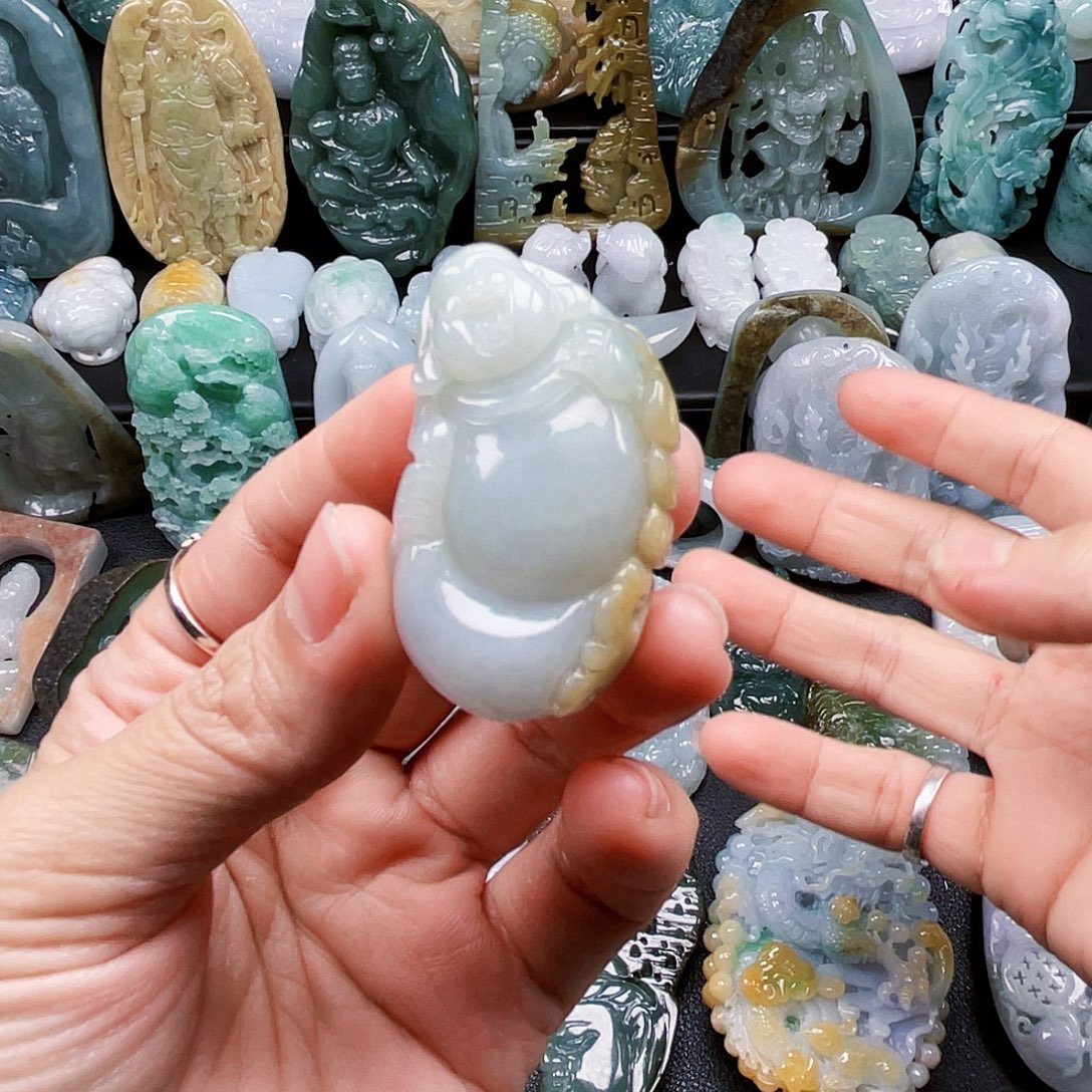 柒***后翡翠未镶嵌颈饰缅甸翡翠A货挂件