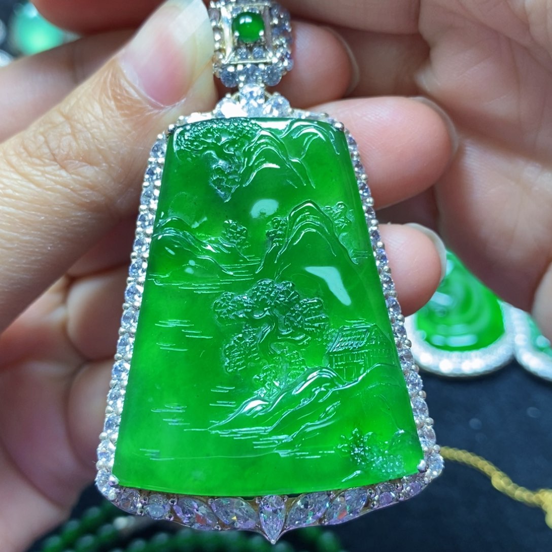 翡翠颈饰银S925镶嵌天然翡翠