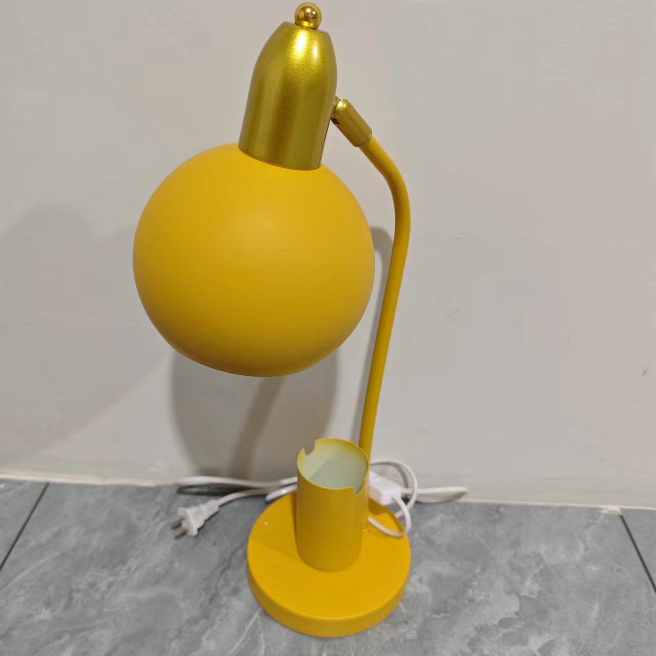 轻奢高颜值台灯多用途笔筒化妆桶化妆学习夜灯 SD