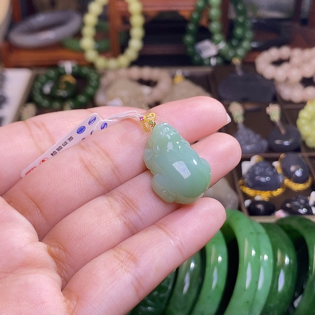 和田玉碧玉老料粉青金镶貔貅未镶嵌