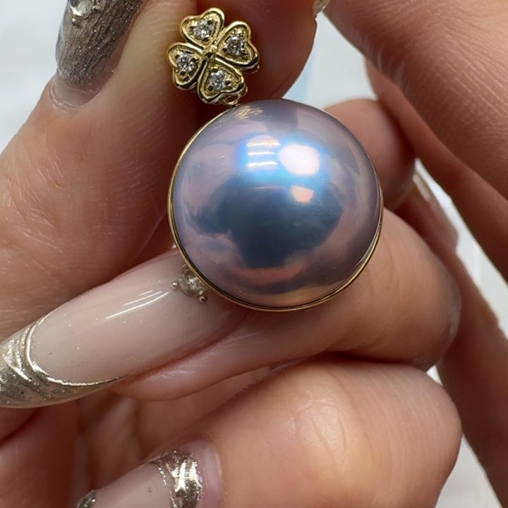 18K金镶嵌拼合珍珠（马贝珠）颈饰