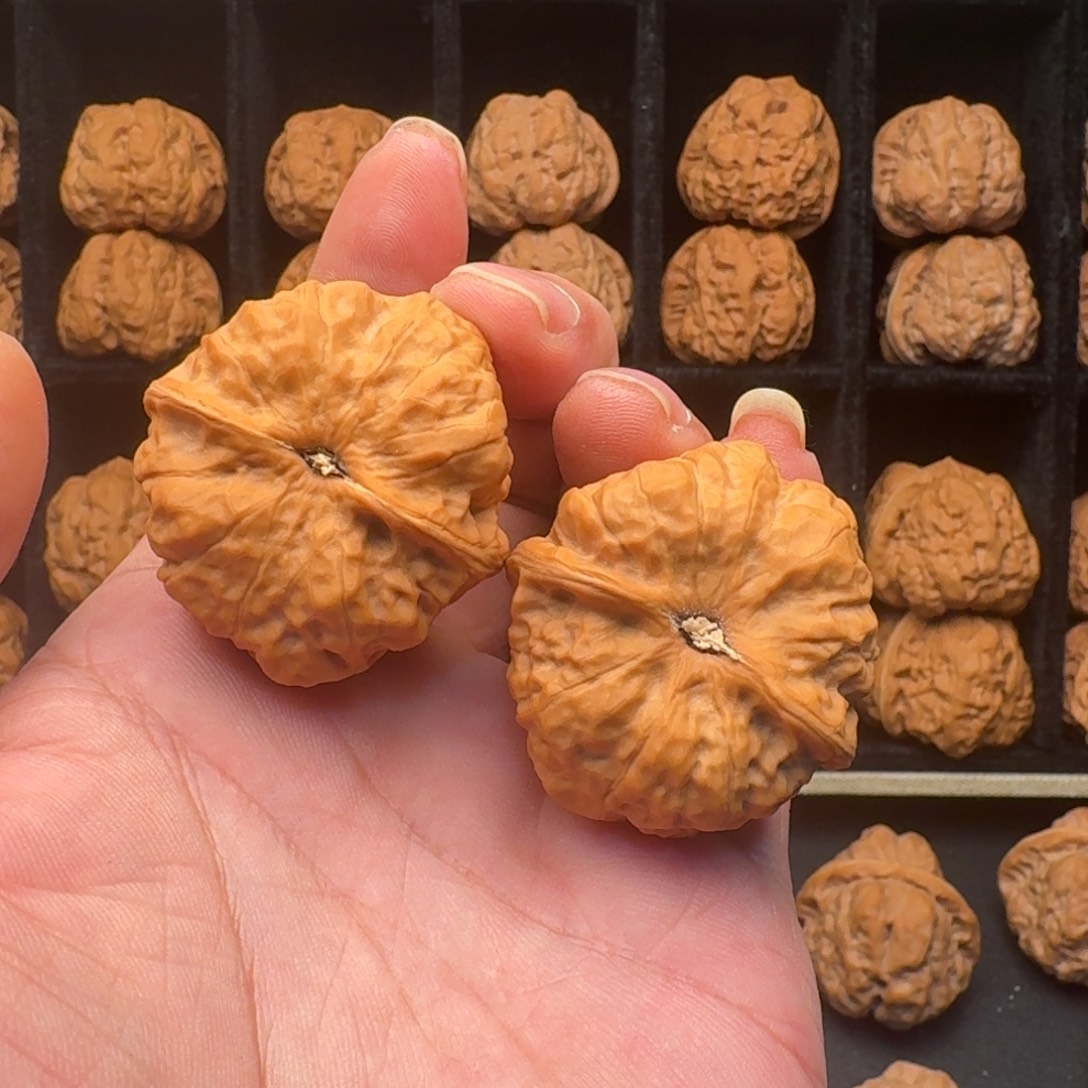 L****文玩核桃吊坠蛙蛙35