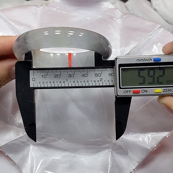 翡翠手镯未镶嵌140