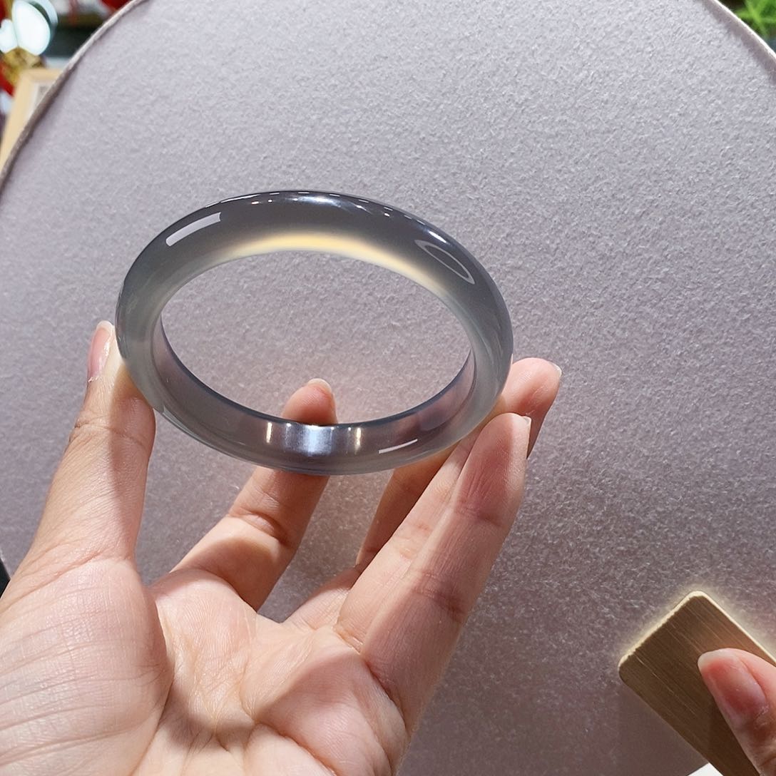 玛瑙/玉髓手镯未镶嵌58.4