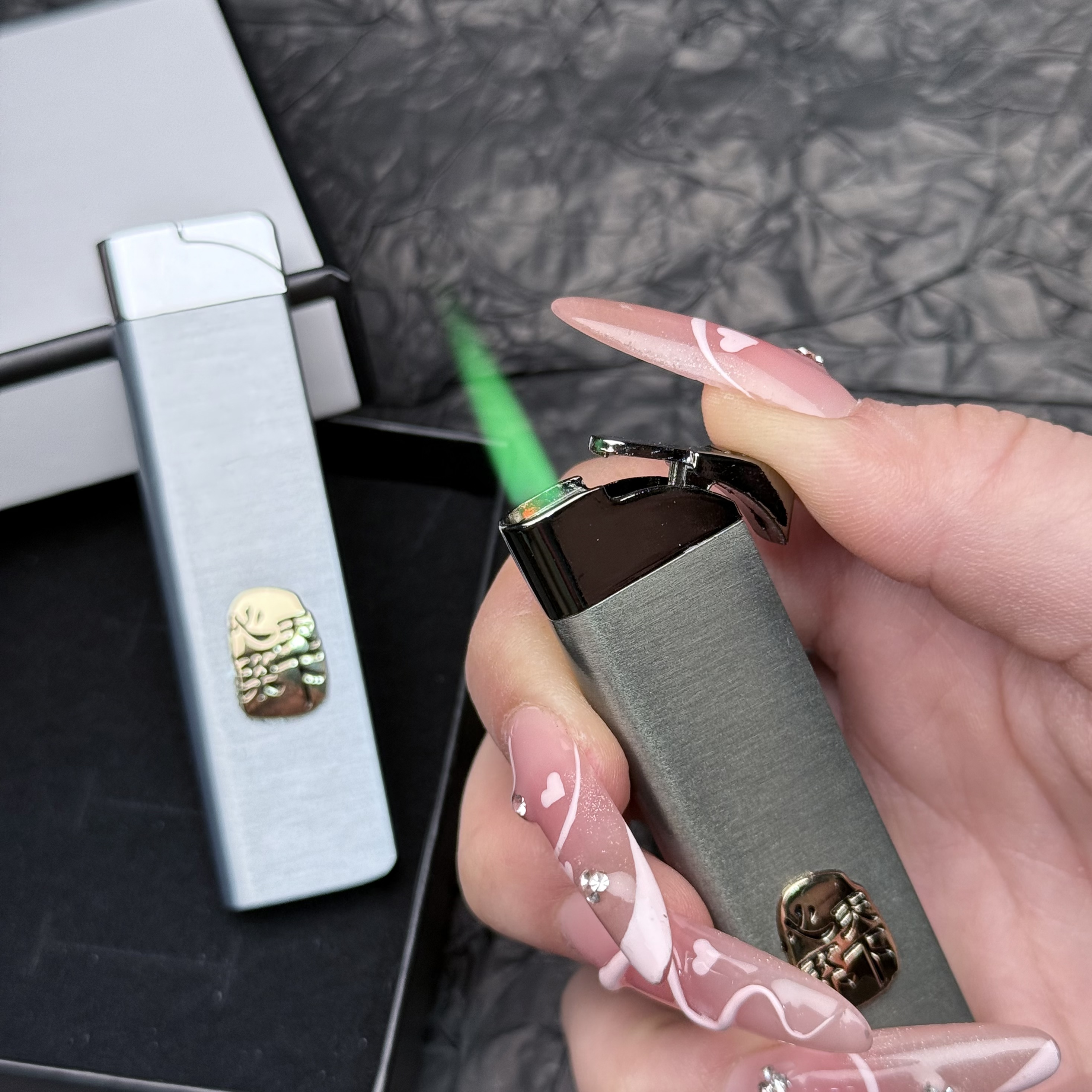 苏苏原创心系天下手工定制防风绿焰打火机高级轻奢个性耐用送男友