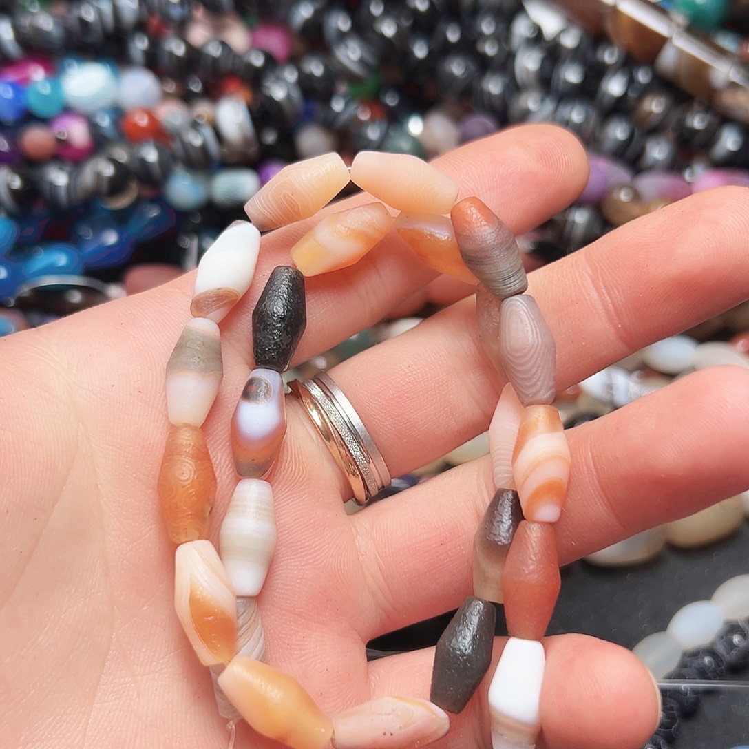 玛瑙/玉髓未镶嵌珠宝半成品K755.老玛瑙一条