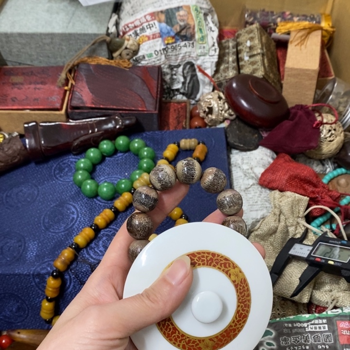 瓷片哈中古工艺品一件