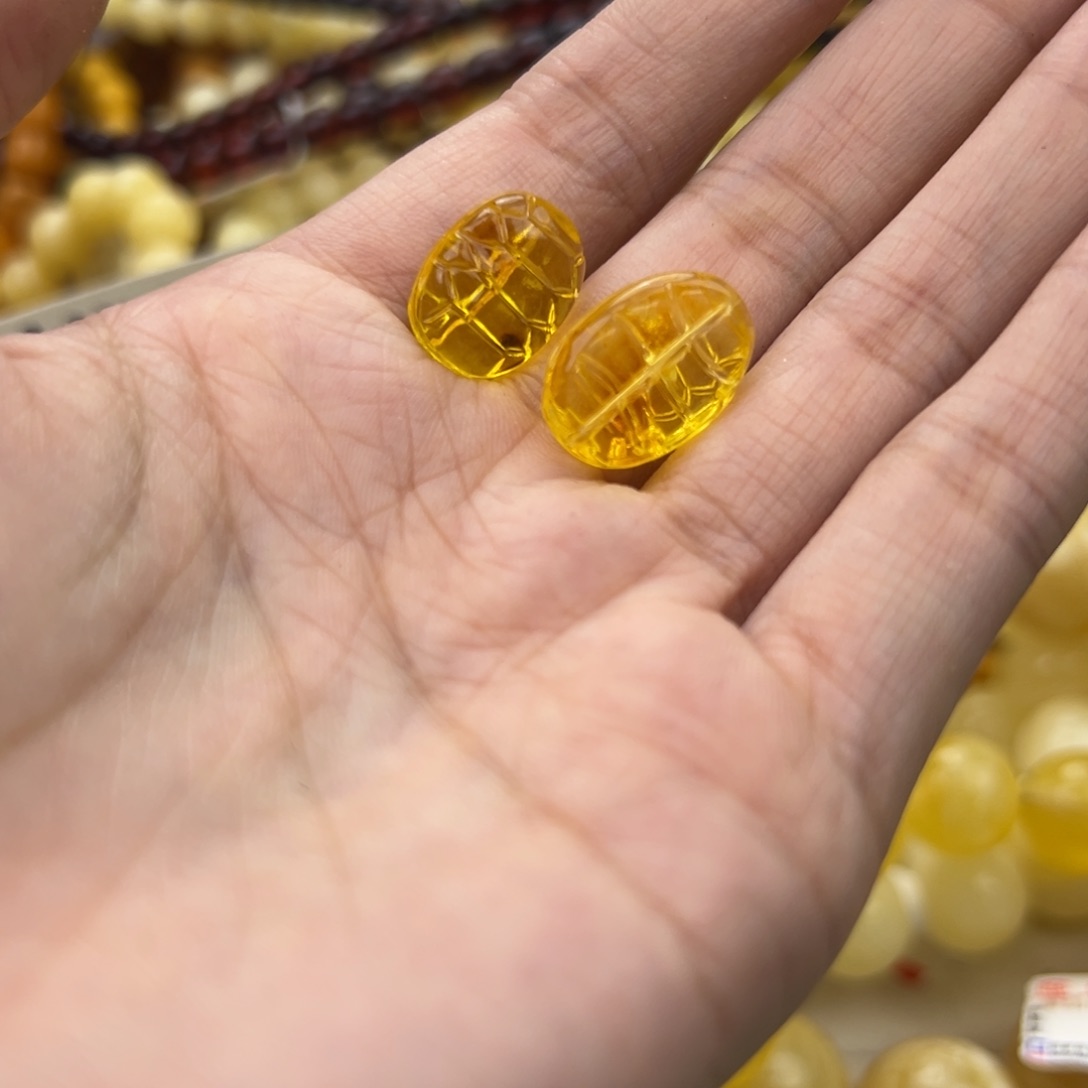 琥珀珠宝奇石未镶嵌