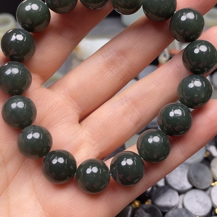 颈饰未镶嵌和田玉（糖玉）骑****鲁