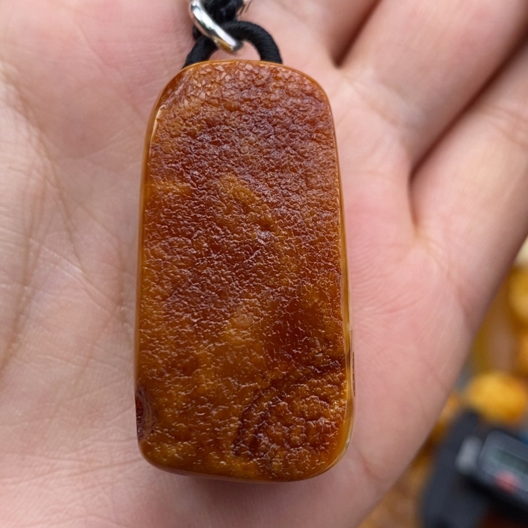 琥珀吊坠(赠链)未镶嵌