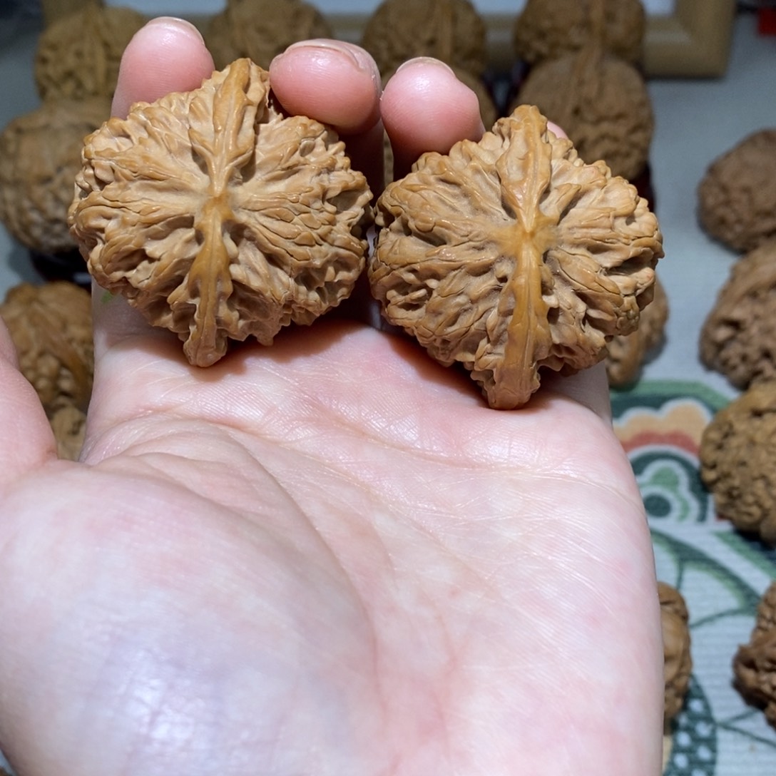 文玩核桃把件42尺苹果园微瑕疵