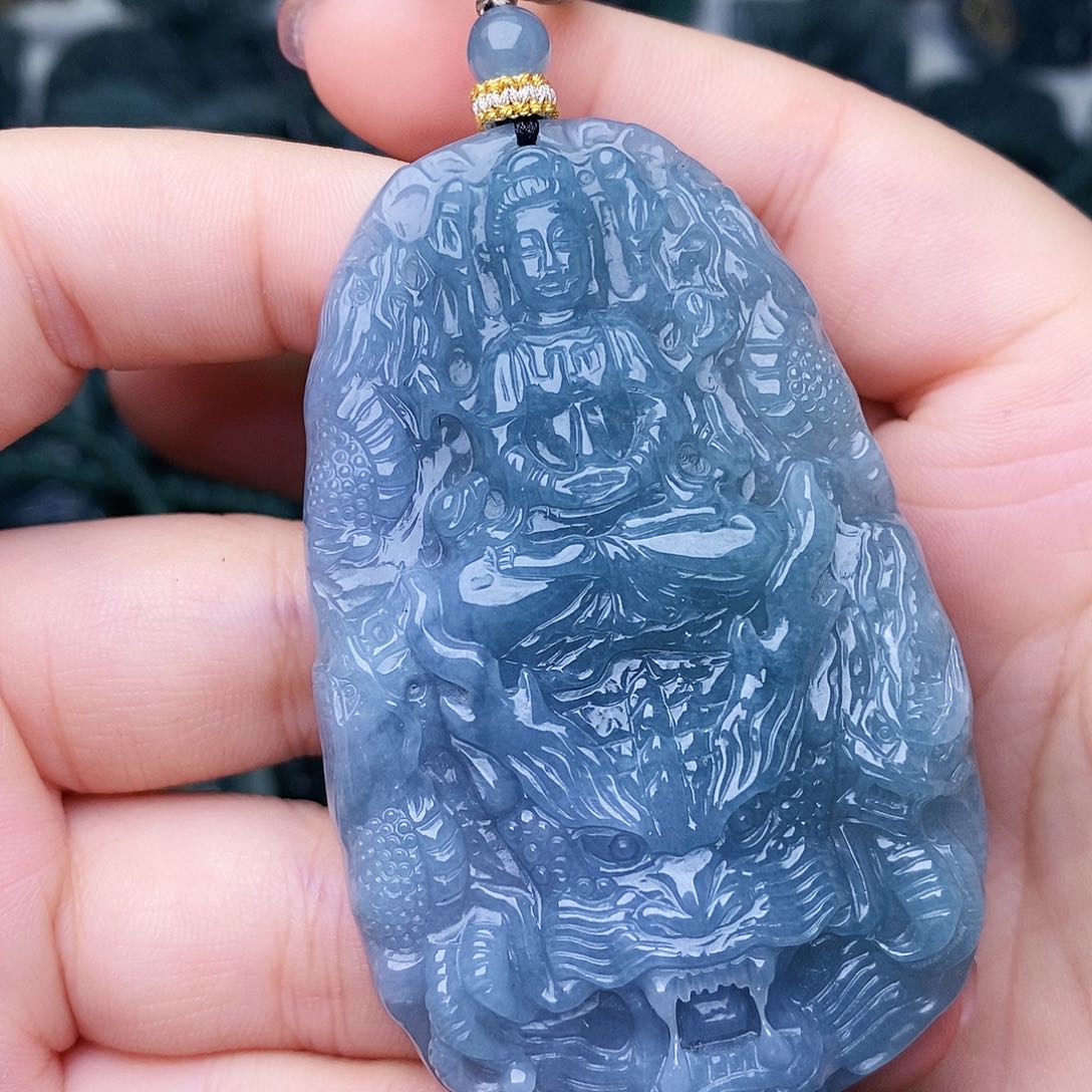 颈饰未镶嵌翡翠     