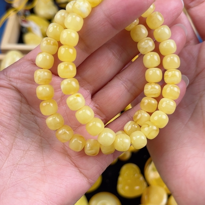 琥珀珠宝奇石未镶嵌琥珀，多样性发其一