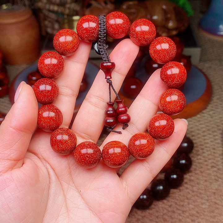 檀香紫檀（小叶紫檀）桃1.5红