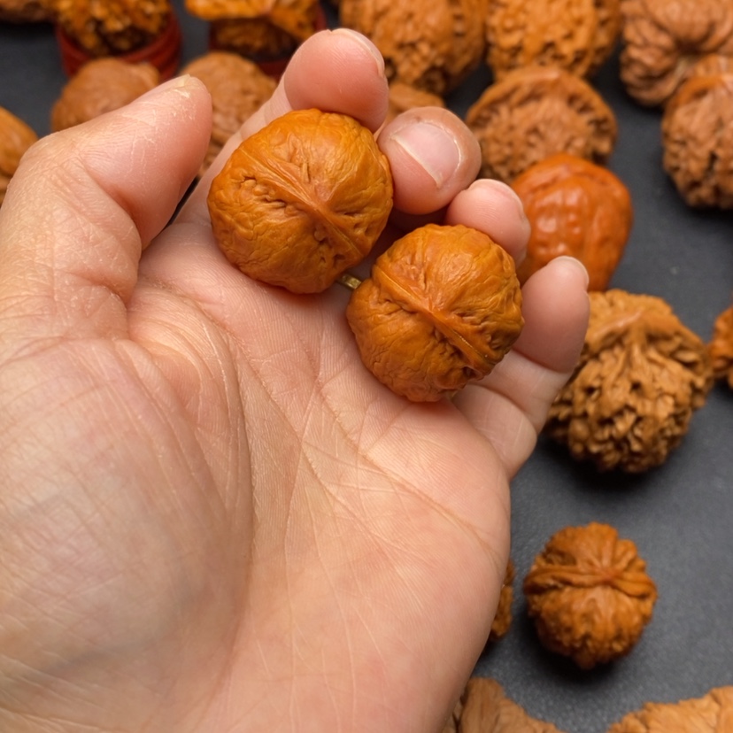 【闪购商品】文玩核桃把件锦鲤