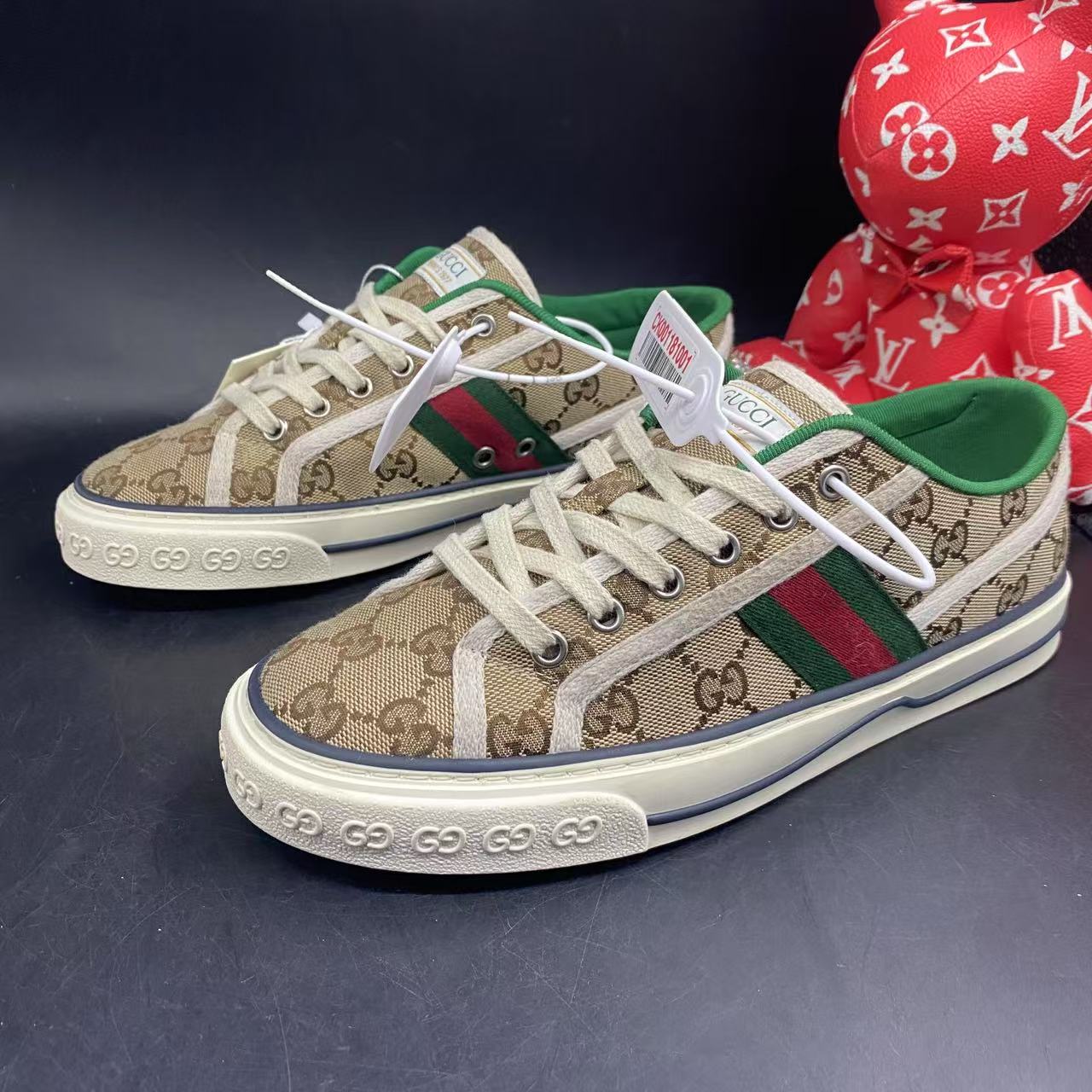 95新 GUCCI/古驰 乌木色1977时尚老花板鞋39欧码lz03