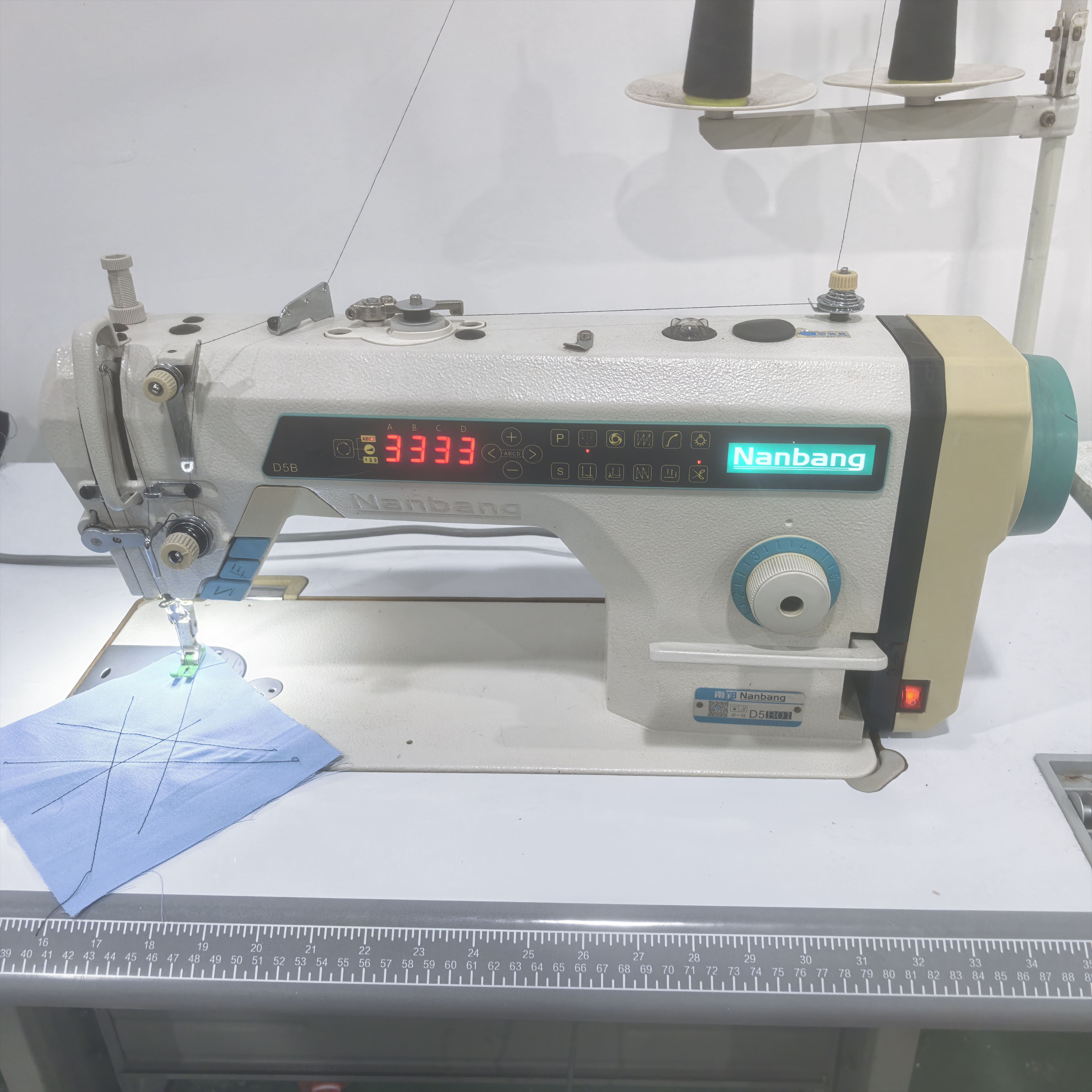 全自动电脑缝纫机家用工厂适用封闭油箱语音播报自动剪线倒针定针